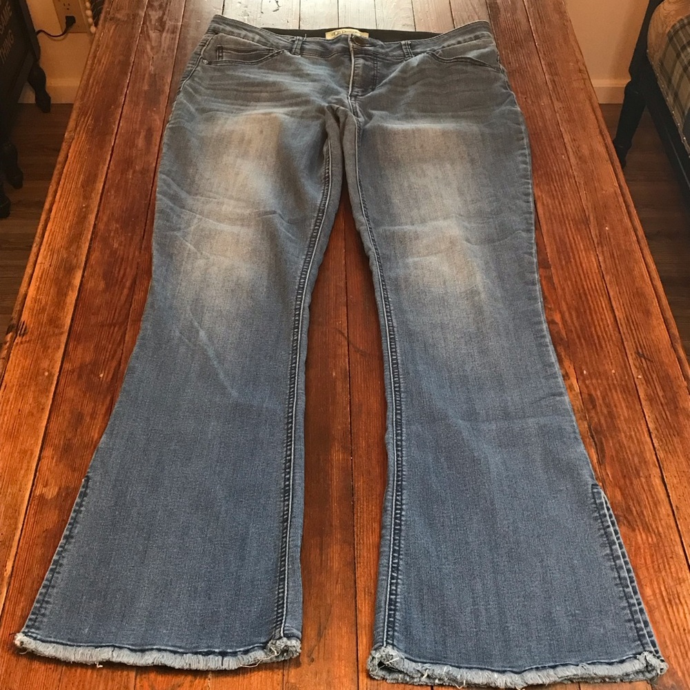 DEMOCRACY FLARE FRAYED HEM JEANS